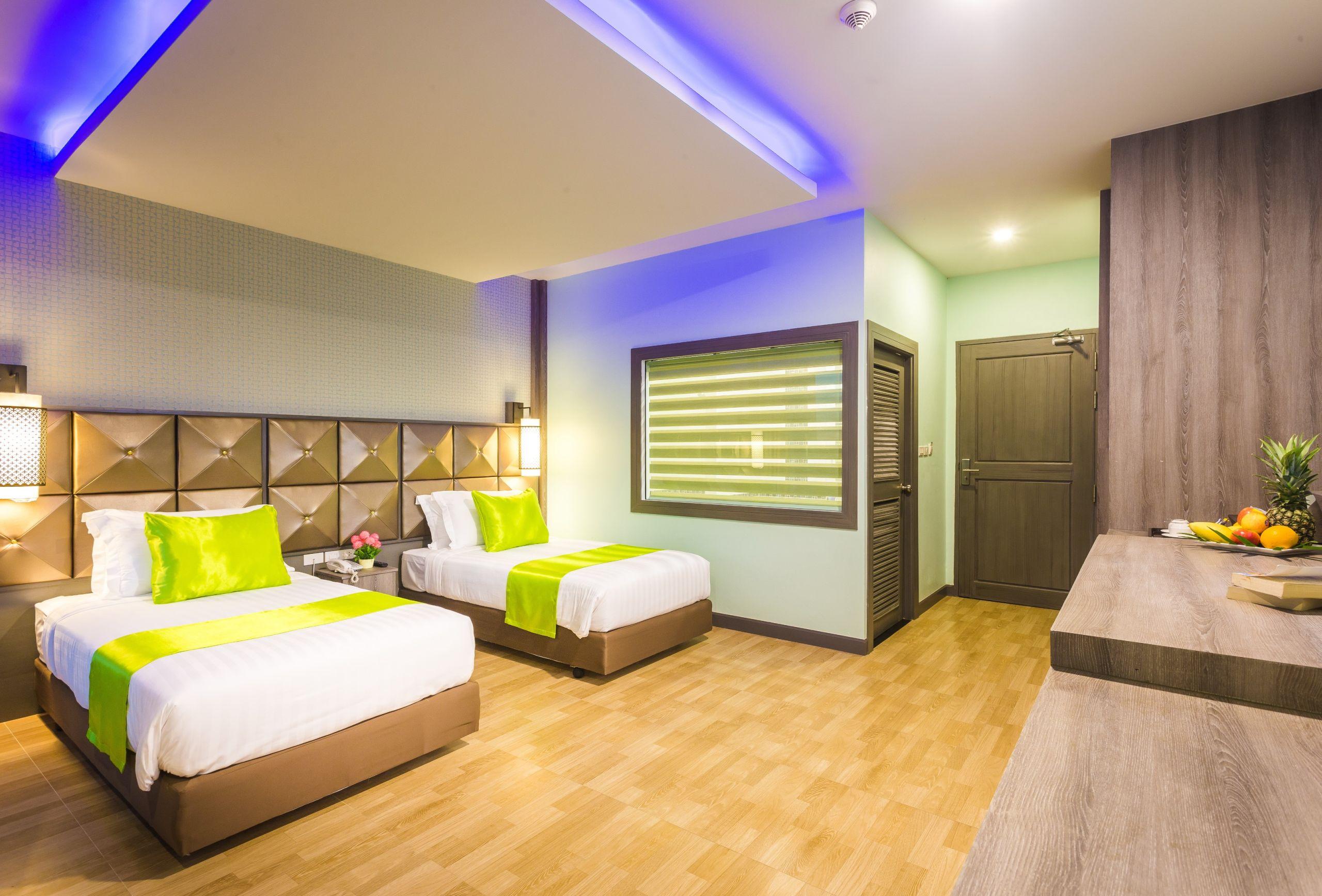 Add Plus Hotel & Spa Patong Екстер'єр фото