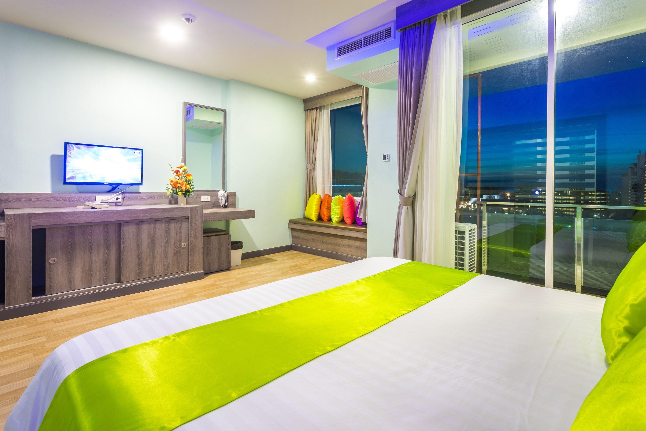 Add Plus Hotel & Spa Patong Екстер'єр фото