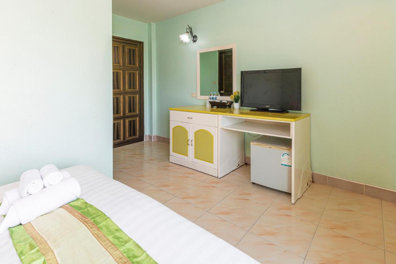 Add Plus Hotel & Spa Patong Екстер'єр фото