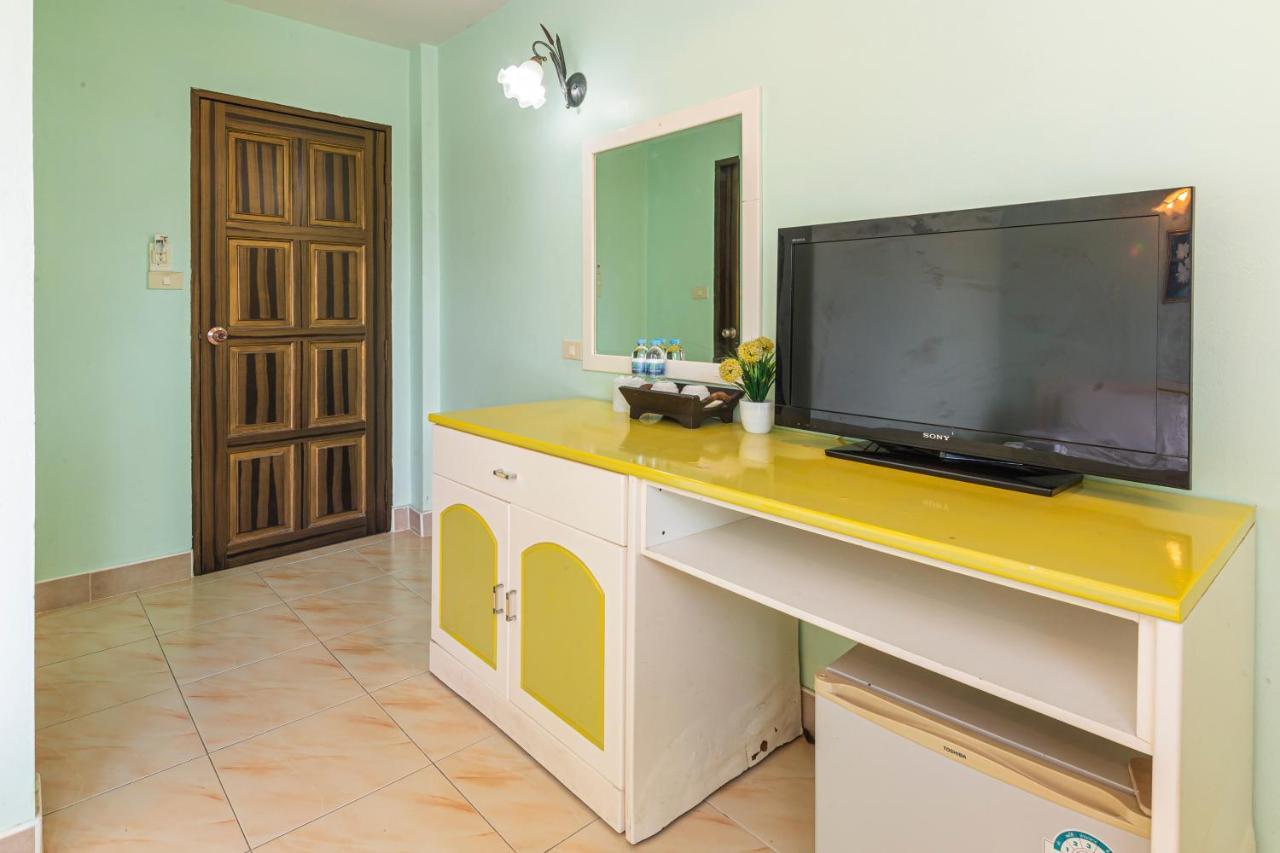 Add Plus Hotel & Spa Patong Екстер'єр фото